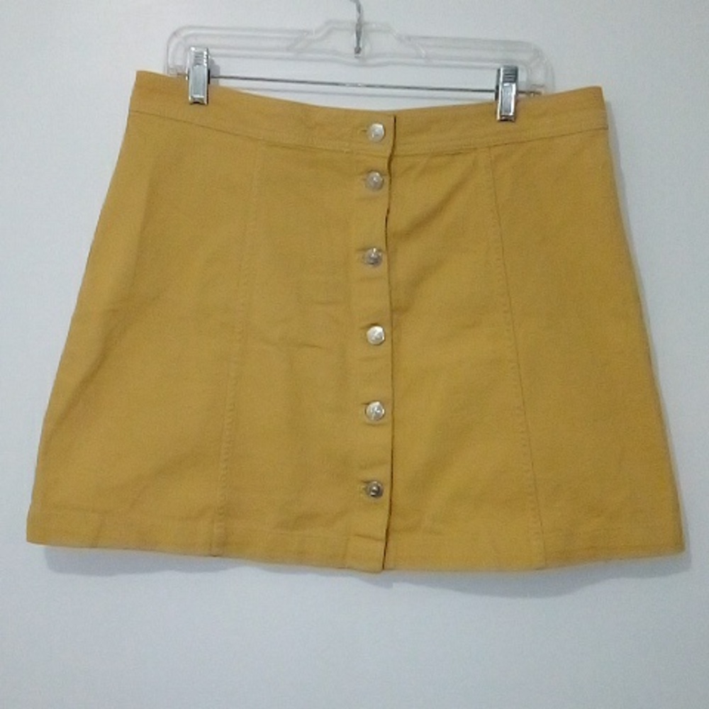 Divided yellow button down skirt